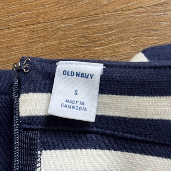 Old Navy Striped Ponte Sheath Dress • small • Navy Blue  bc and Off White - Picture 3 of 6